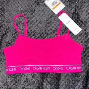 Women’s Calvin Klein one unlined bralette size small NWT, fuchsia, no padding